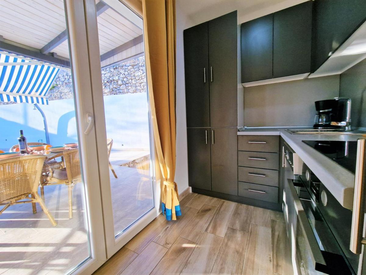 Holiday House Boost With Heated Pool Klis Exteriör bild